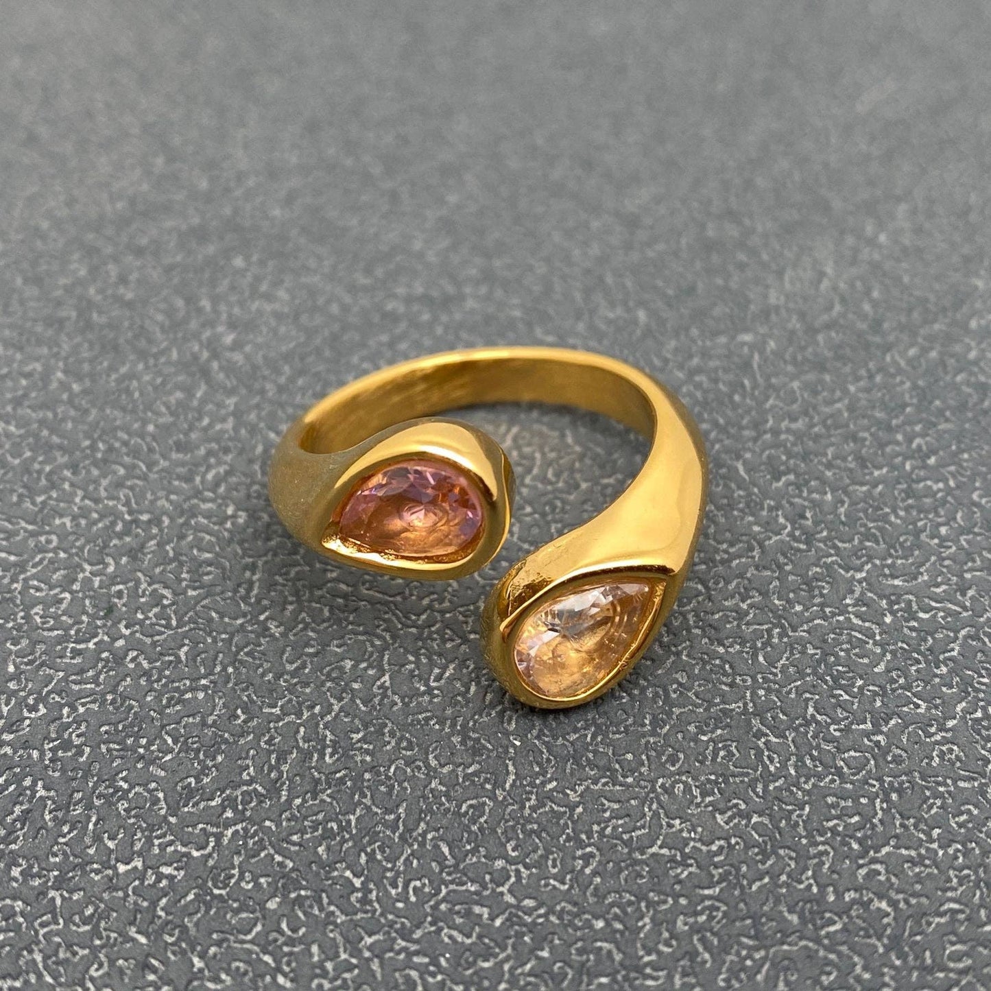 Mio Queena Two-color Zircon Ring - 18K Gold-plated