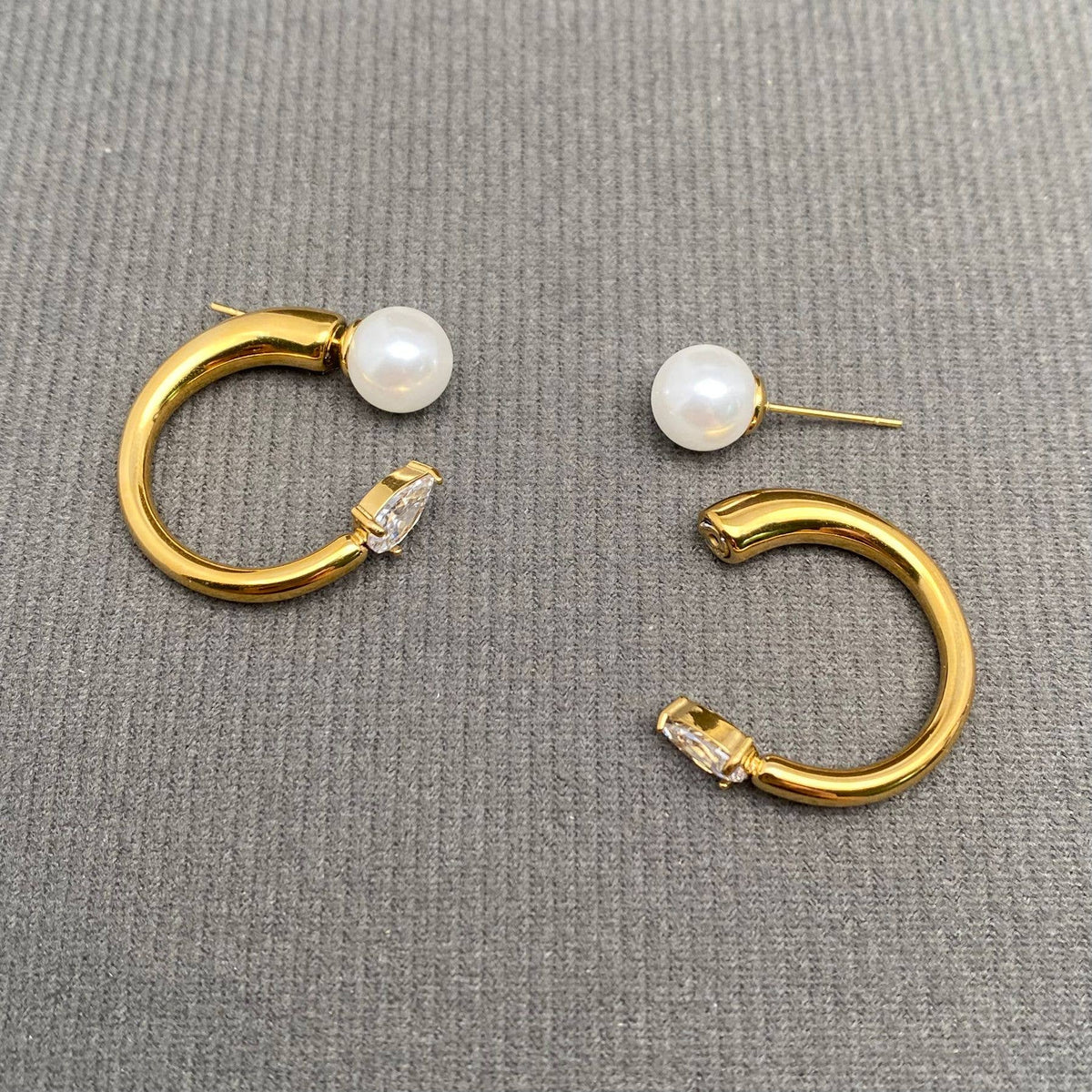 Mio Queena Zircon Inlaid Pearl Stud Earring - 18K Gold Plated
