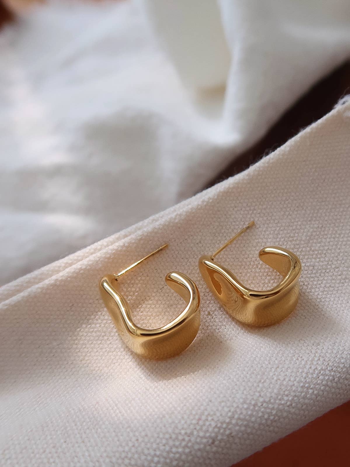 FM Ninelle Sculpted Wave Hoop Earrings - 18K Gold Plated