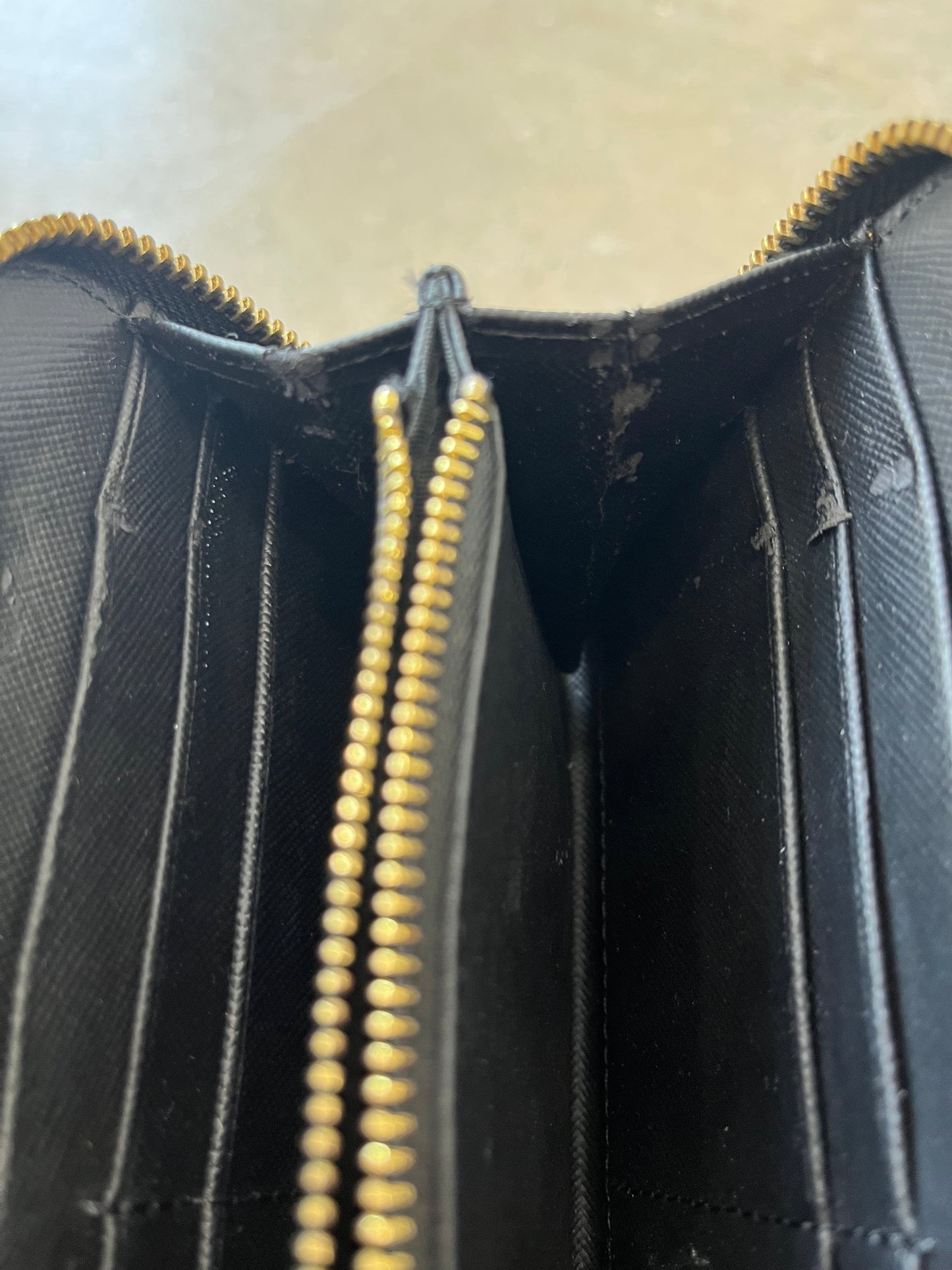 Pre-Loved Tory Burch Logo Wallet - Pristine Condition