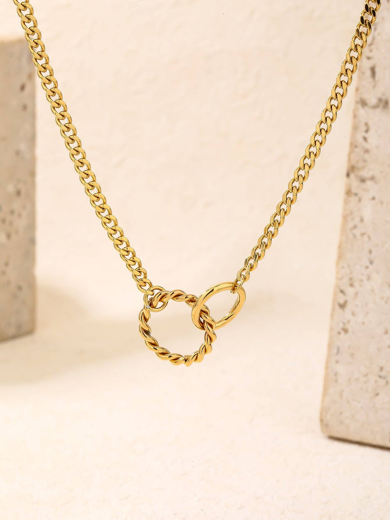 RB Interlocking Twisted Rings Curb Chain Necklace - 18K Gold Plated