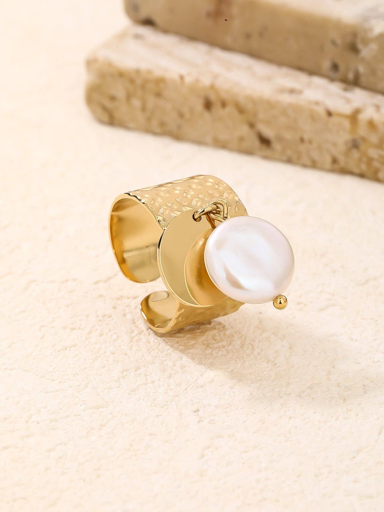 RB Hammered Pearl Charm Ring - 18K Gold Plated