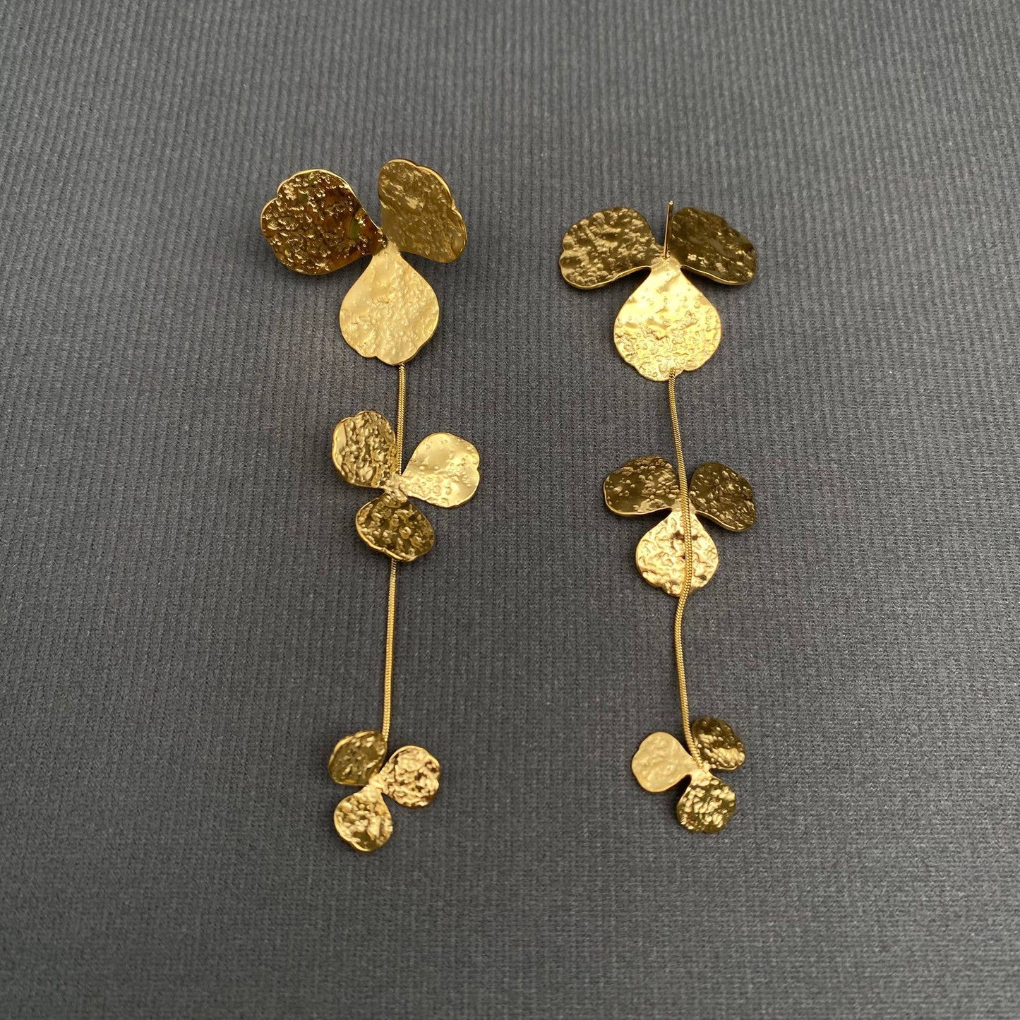 Mio Quenna Flower Petal Earrings - 18k Gold Plated