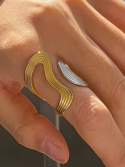 FM Xena Adjustable Wavy Abstract Ring - 18K Gold Plated