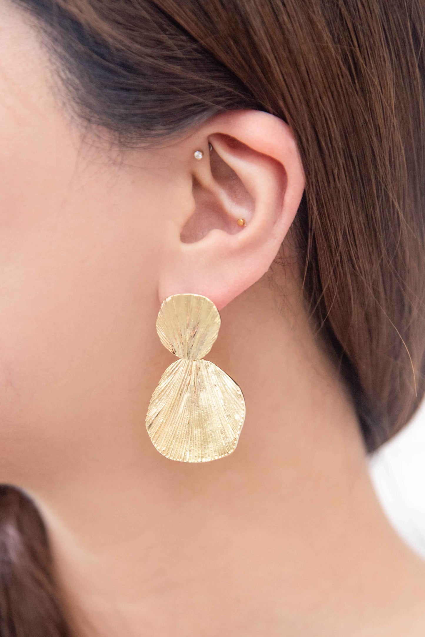 Lovoda Gold Shell Drop Earrings - 10K Gold Plated