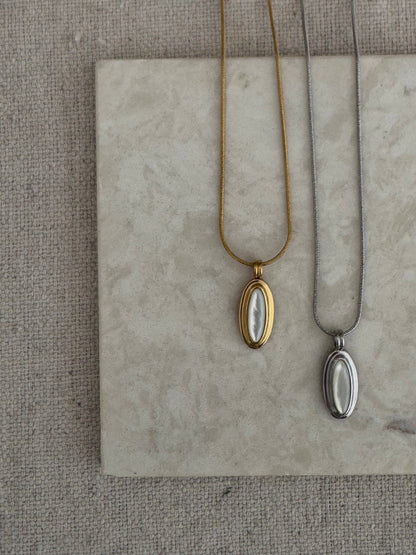 Hayes Pendant Necklace
