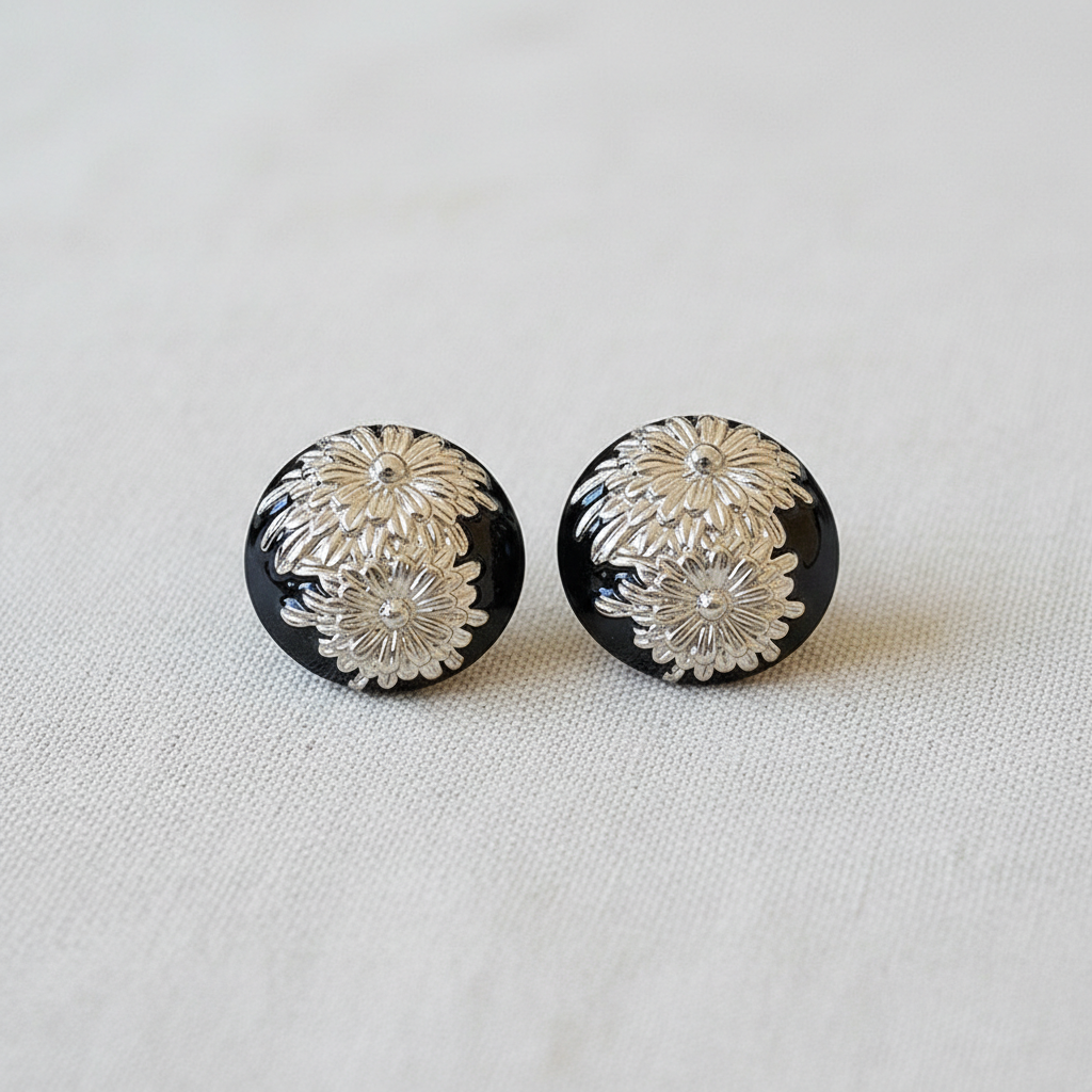CD Vintage Floral Resin Stud Earrings - Black