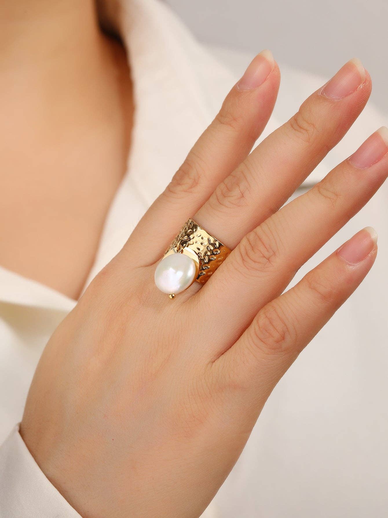 RB Hammered Pearl Charm Ring - 18K Gold Plated