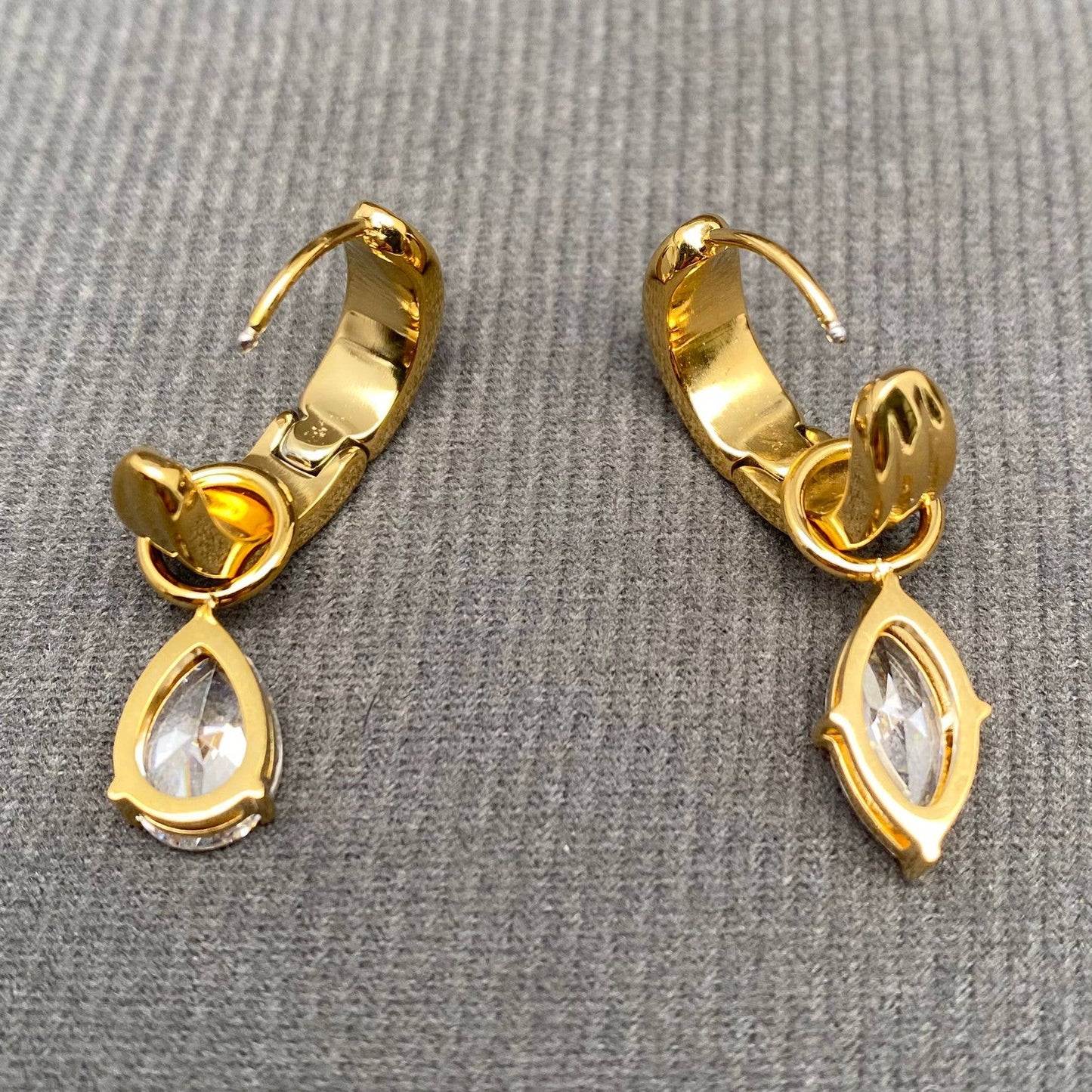 Mio Queena Asymmetric Zircon Huggie Earrings - 18K Gold Plated