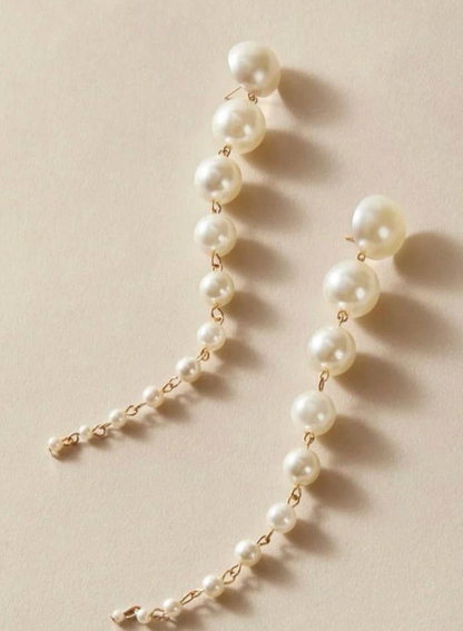 Penelope Pearl Duster Earring