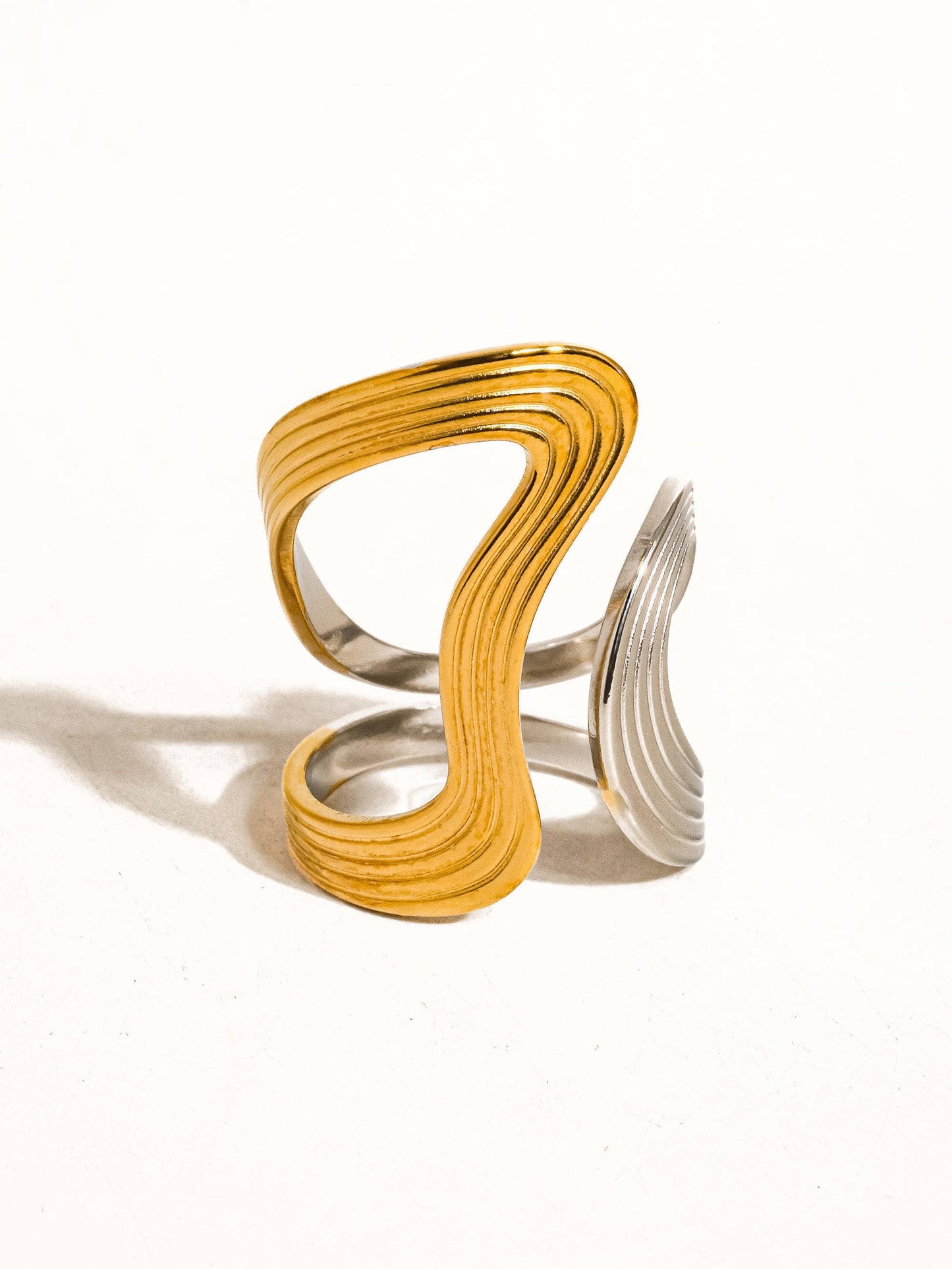 FM Xena Adjustable Wavy Abstract Ring - 18K Gold Plated
