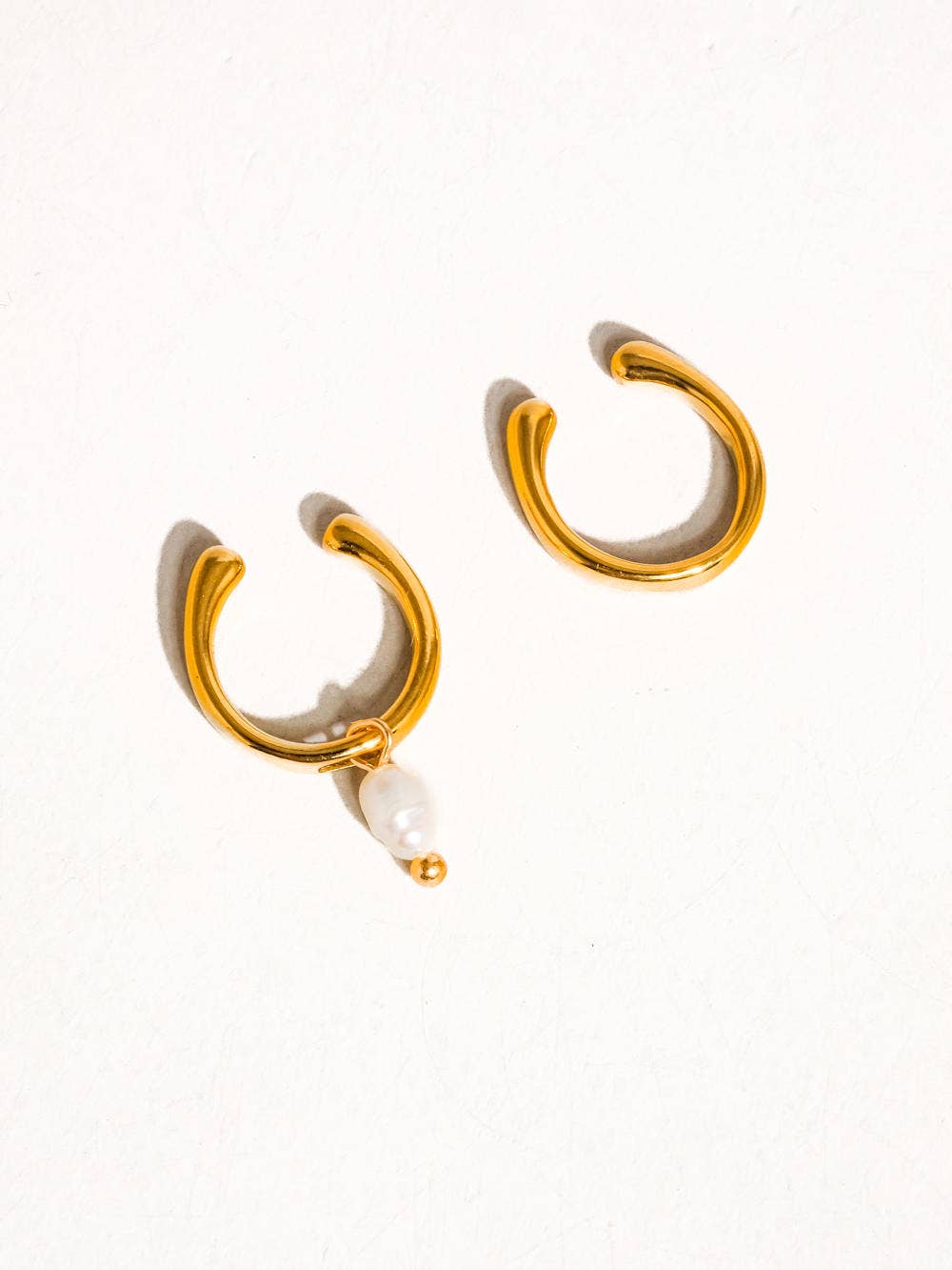 FM Talon Pearl Hoop Ear Cuff - 18K Gold Plated