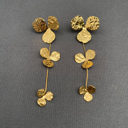 Mio Quenna Flower Petal Earrings - 18k Gold Plated