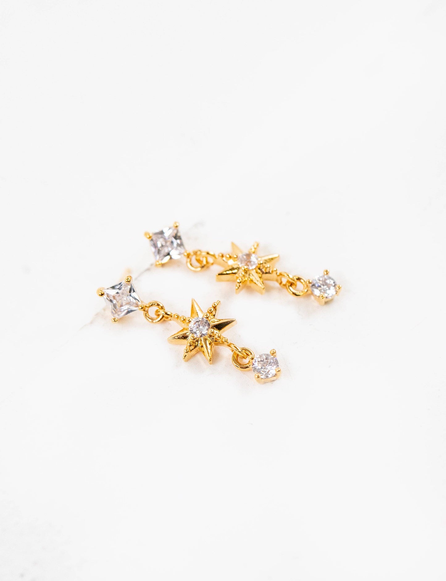 Lovoda Castor Dangle Earrings - 18K Gold Plated
