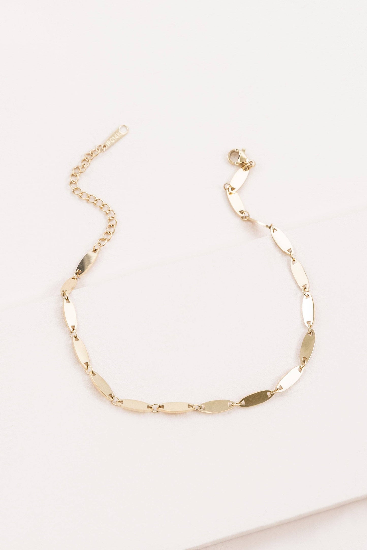 Lovoda Oval Rolo Chain Anklet - 14K Gold Plated