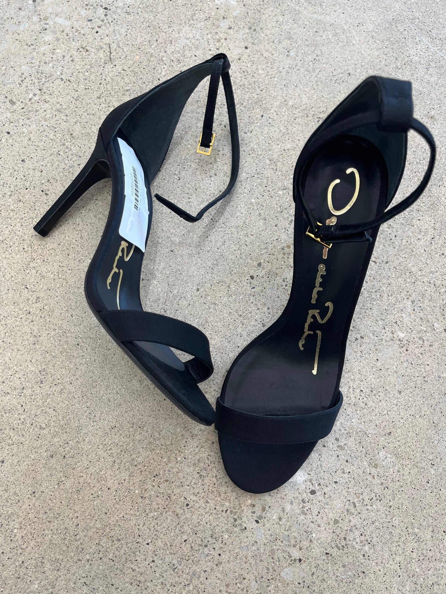 Oscar De La Renta Ankle Strap Stiletto - Black 39