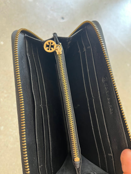 Pre-Loved Tory Burch Logo Wallet - Pristine Condition