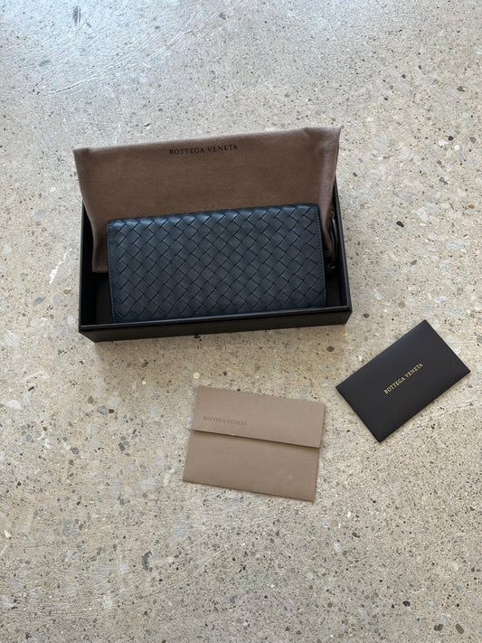 Bottega Veneta Intrecciato Long Travel Bifold Wallet - Black