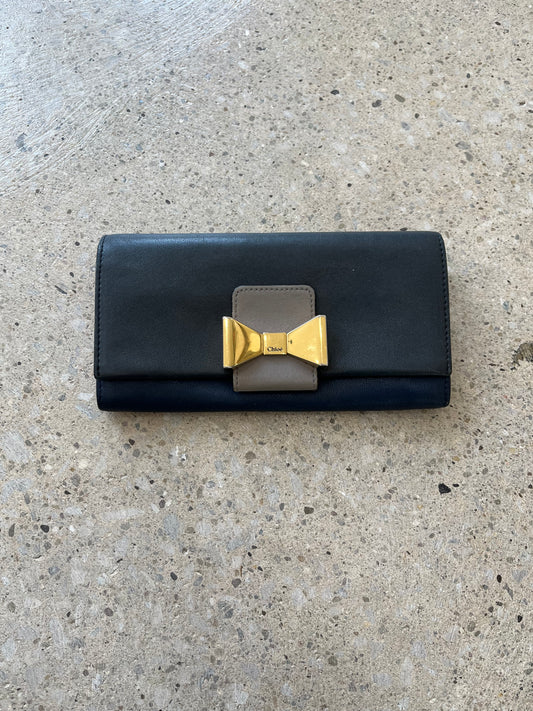 Pre-Loved Chloe Wallet with Bow -  Pristine Blue/Grey