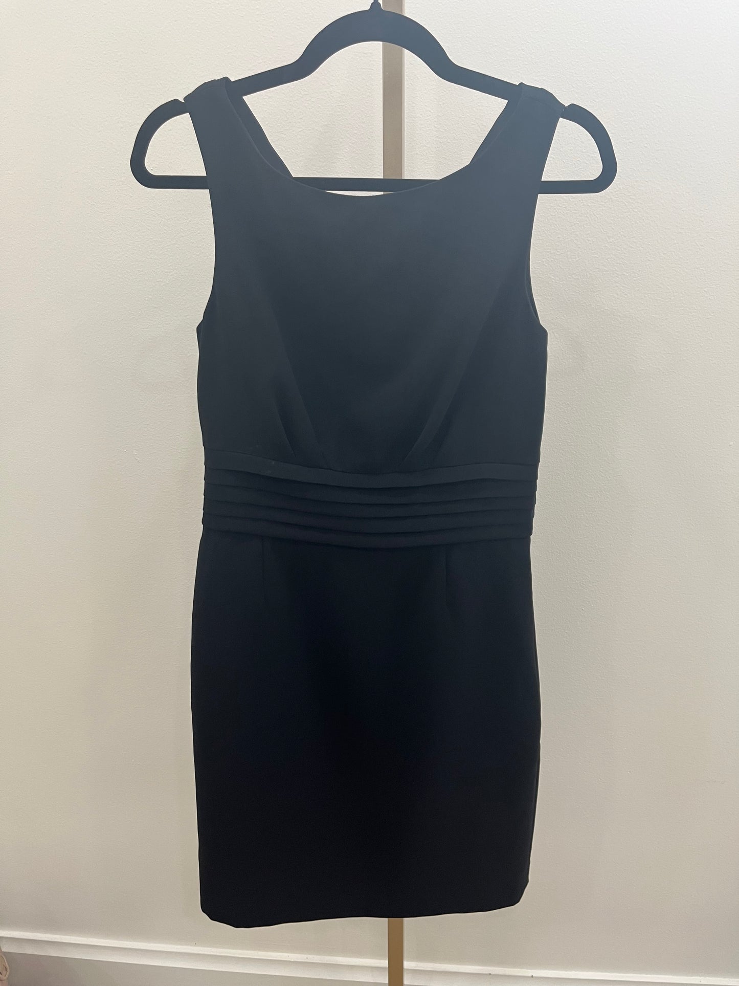 Banana Republic Sheath w/ Pleated Waist - Black