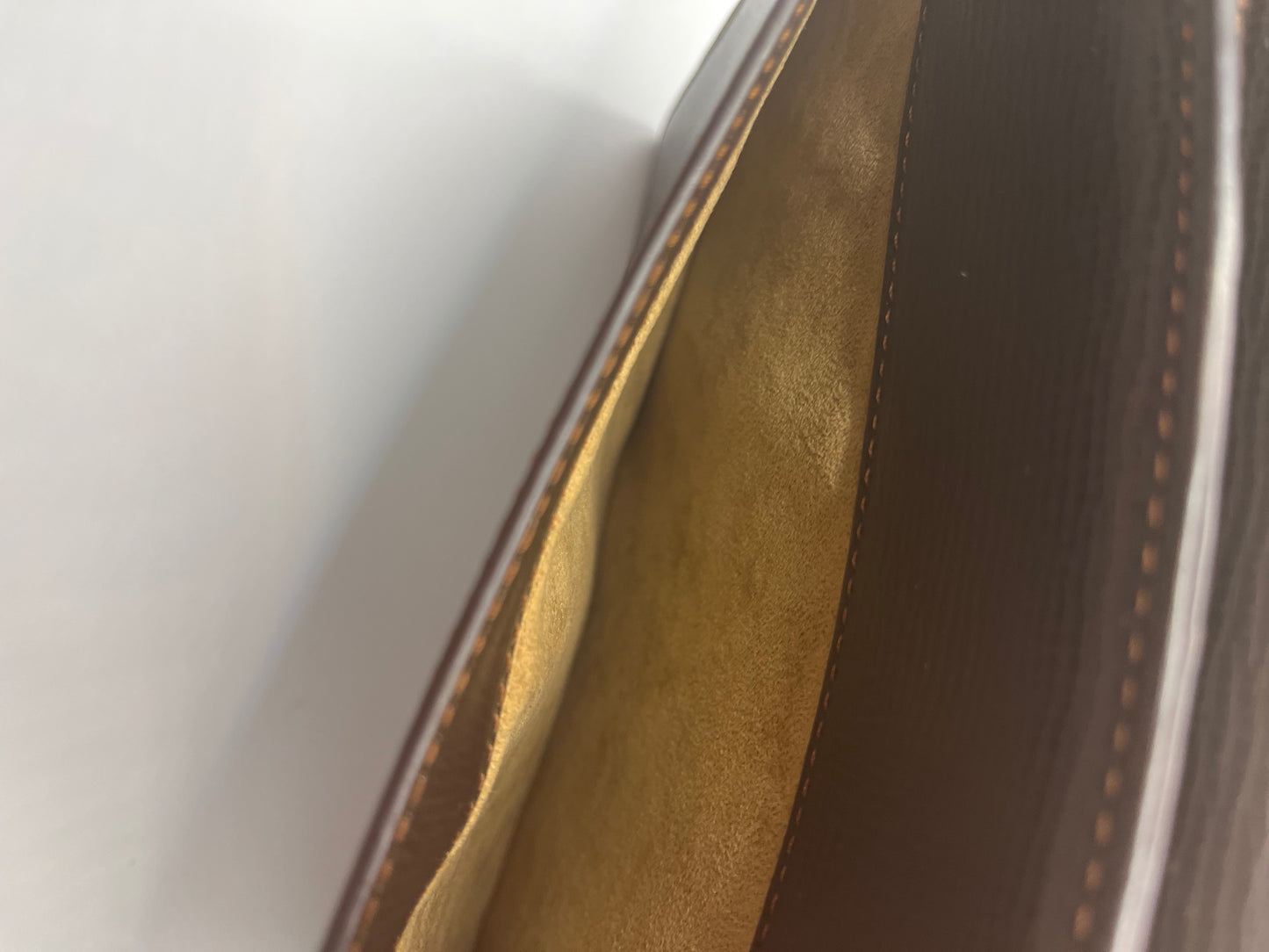 Pre-Loved Loewe Leather Clutch Wristlet - Brown