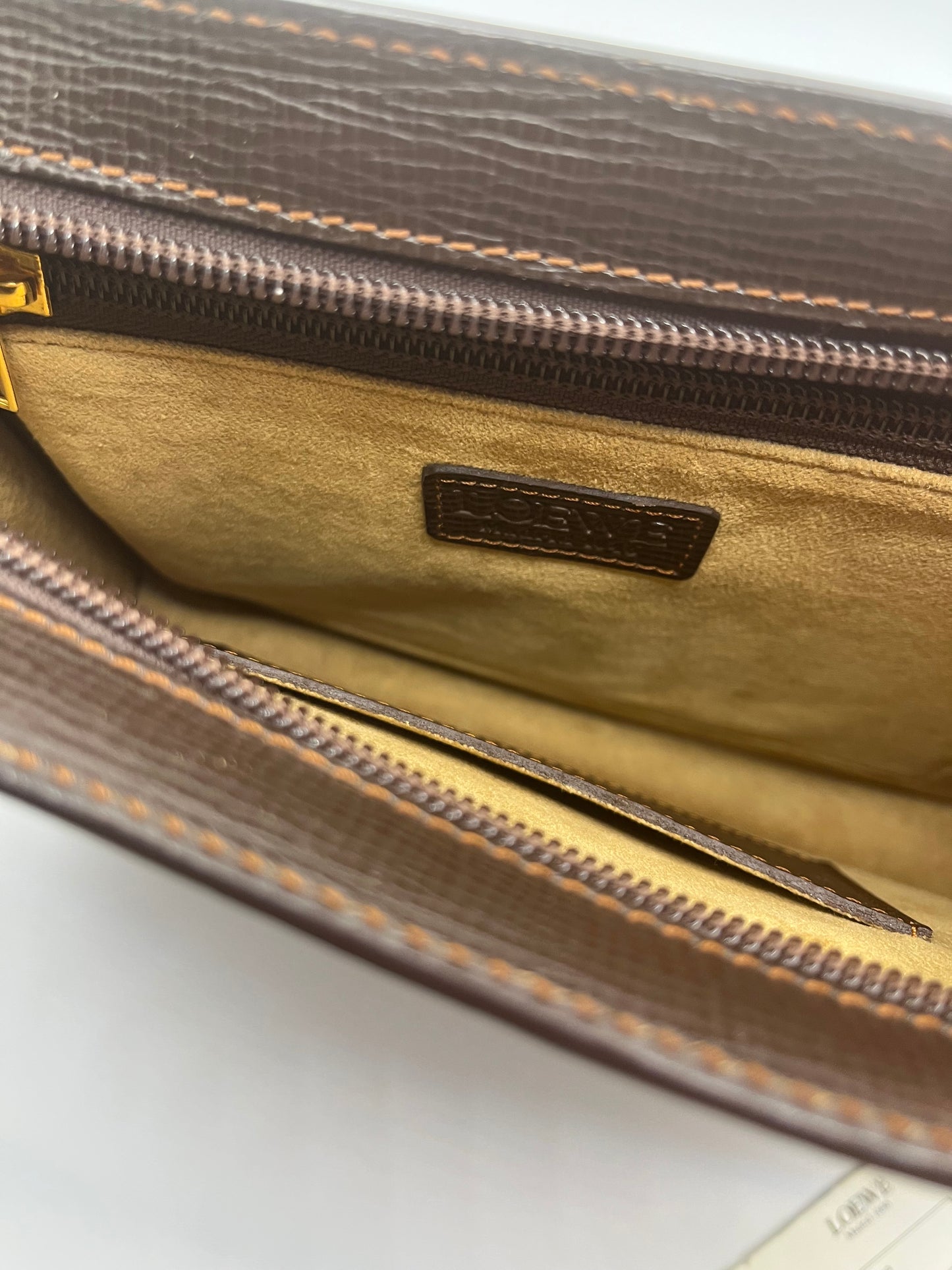 Pre-Loved Loewe Leather Clutch Wristlet - Brown