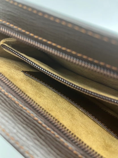 Pre-Loved Loewe Leather Clutch Wristlet - Brown