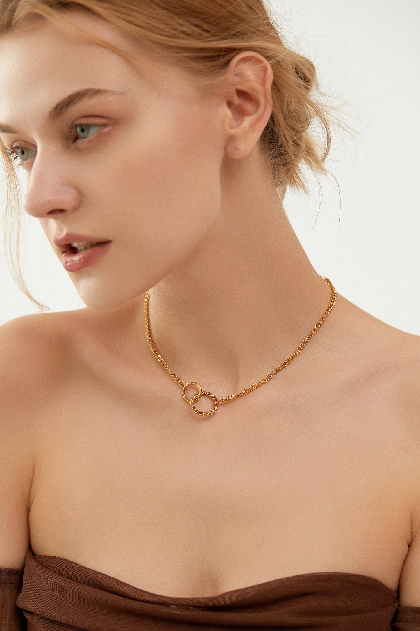 RB Interlocking Twisted Rings Curb Chain Necklace - 18K Gold Plated