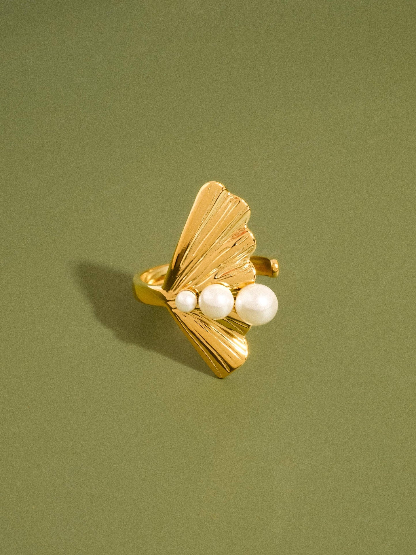 FM Kala Sculptural Pearl Statement Ring - 18K Gold Plated