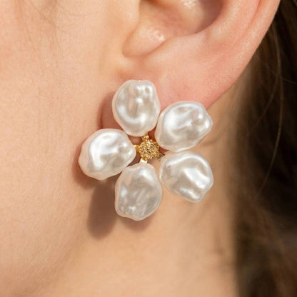 AS Chunky Pearl Flower Earrings