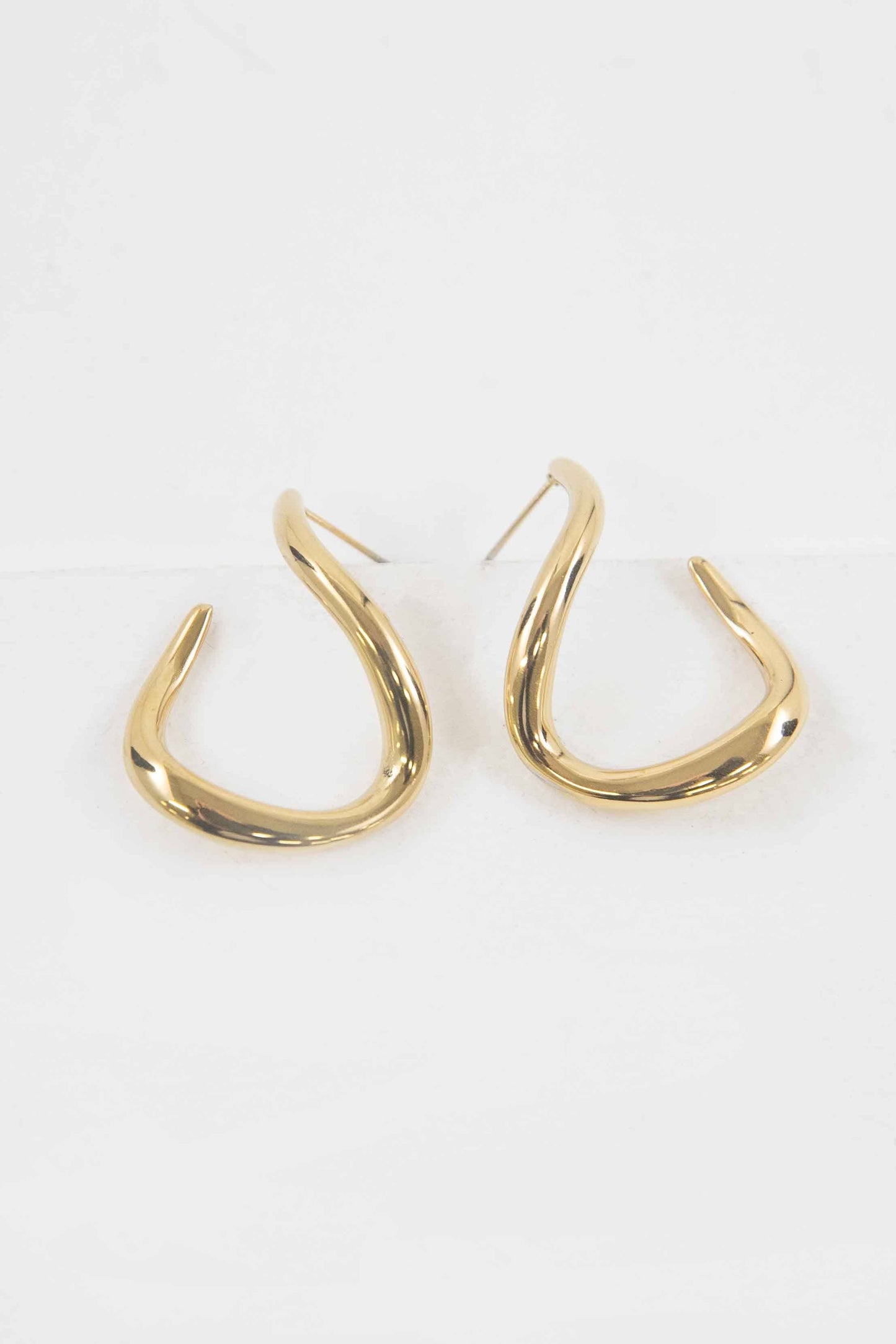Lovoda Winding Post Earrings